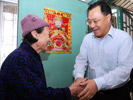 杜鹏局长新年慰问特困老人