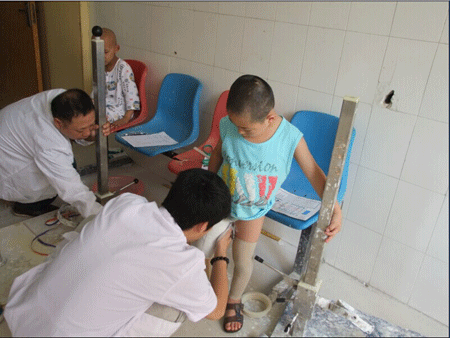 福泽潇湘“福彩助残健康行”活动为贫困肢残儿童安装假肢