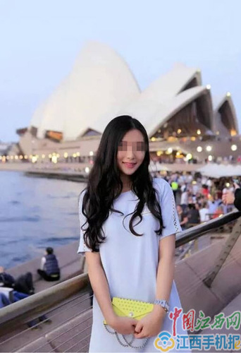 艳子在论坛中自秀的个人照