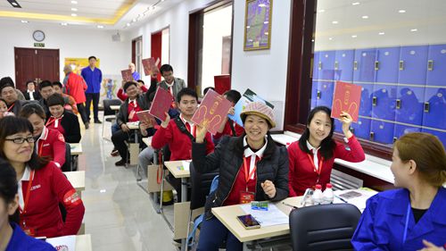 7互动游戏中蓝队队员获得活动纪念品